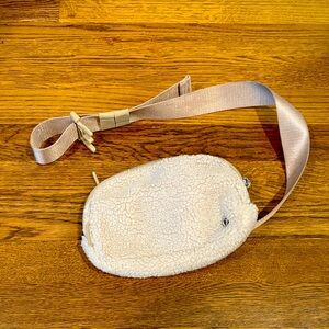 Lululemon belt bag
